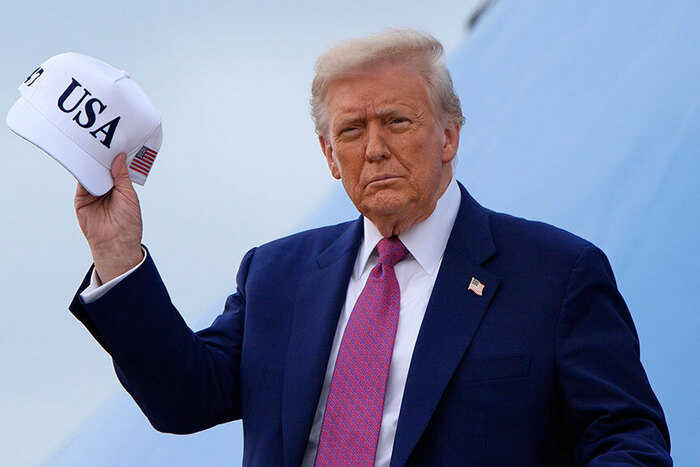 Празднование дня рождения Трампа вызвало волну критики в США