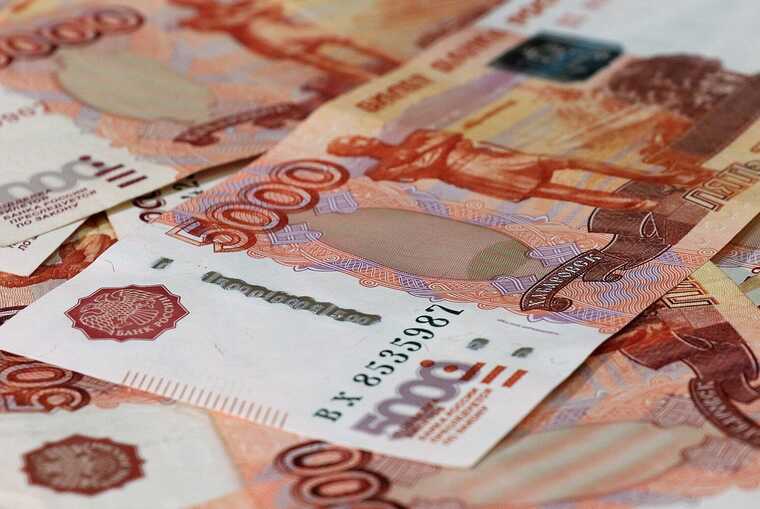Дефицит российского бюджета за год вырос в шесть раз