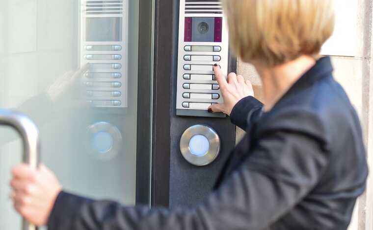 Мошенники выдают себя за сотрудников домофонных компаний, чтобы обманывать россиян