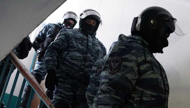 Амурский ФСБ под подозрением: Рагимов избегает ответственности, Сластин – в заключении
