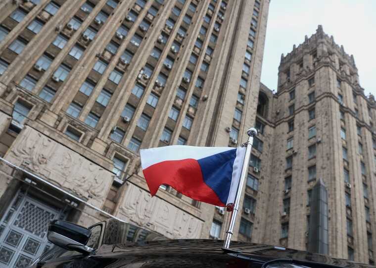 Чешский МИД объявляет о возвращении посла в Москву