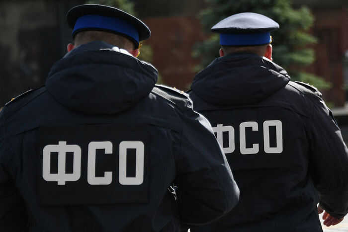 Массовое недовольство в ФСО: охранники Кремля вынуждены подрабатывать курьерами и телохранителями