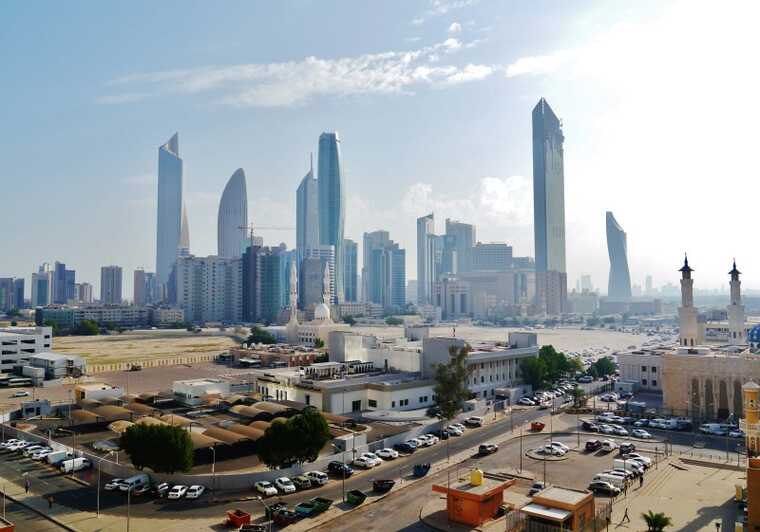 In Kuwait, authorities have uncovered a network responsible for manufacturing lethal alcohol containing methanol, resulting in 23 fatalities